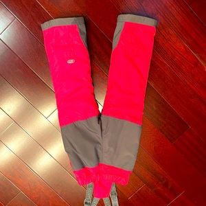 Warmest dark pink girls Souris Mini ski pants with suspenders! Never been worn.